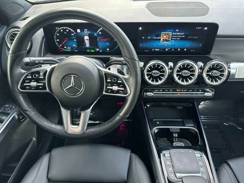 Certified 2023 Mercedes-Benz EQB 300 4MATIC image 18