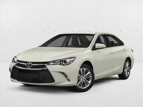 Used 2015 Toyota Camry SE w/ Moonroof Package FWD image 1