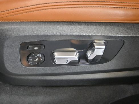 Certified 2023 BMW X7 xDrive40i w/ Executive Package image 11