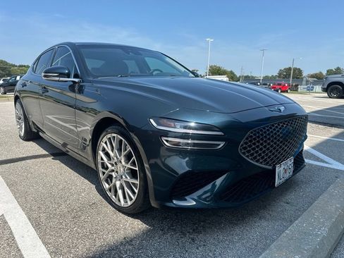 Used 2022 Genesis G70 3.3T RWD image 2