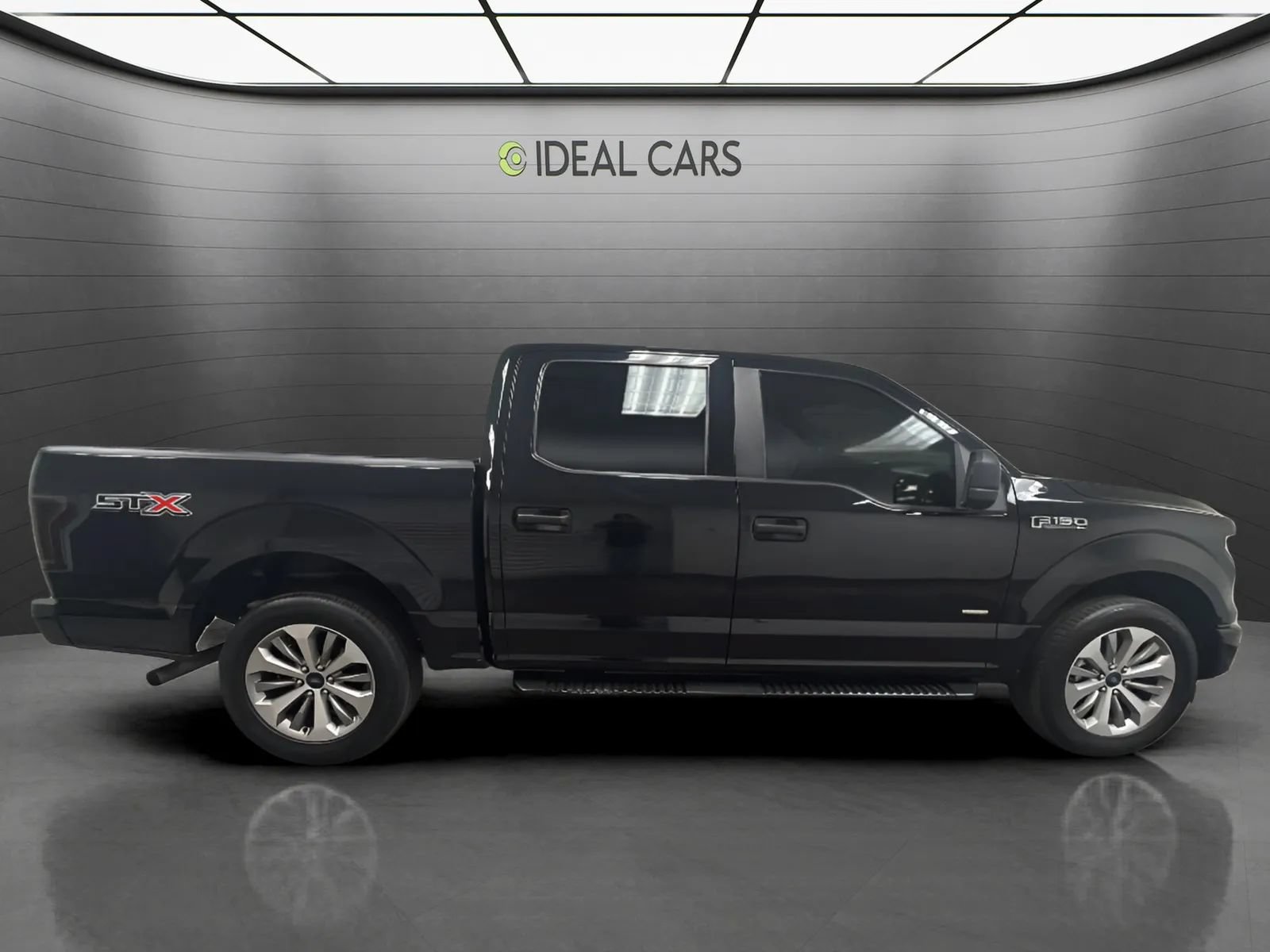 Used 2017 Ford F150 XL w/ Equipment Group 101A Mid RWD image 4