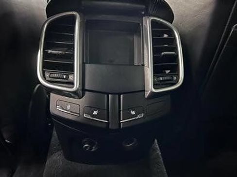 Used 2016 Porsche Cayenne S AWD/4WD image 39