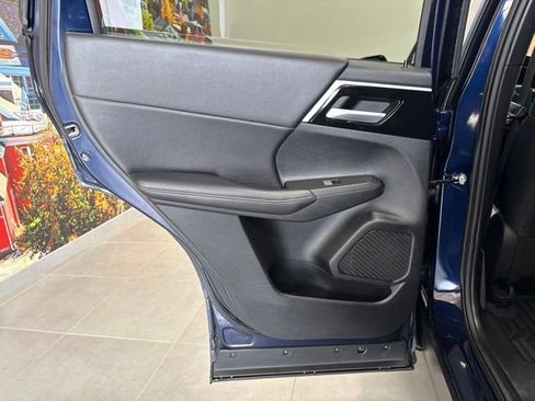 Used 2024 Mitsubishi Outlander SE AWD/4WD image 34