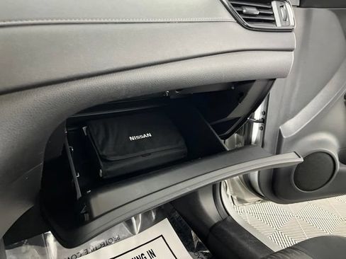 Used 2019 Nissan Rogue SV w/ Sun & Sound Touring Package FWD image 37