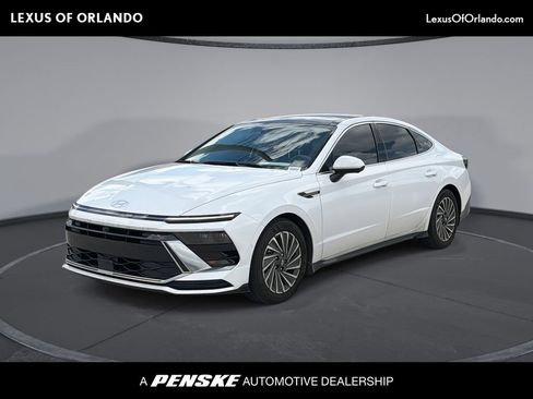 Used 2025 Hyundai Sonata Limited FWD image 1
