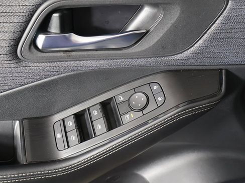 Used 2023 Nissan Rogue SV image 28