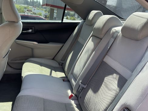 Used 2013 Toyota Camry LE FWD image 10