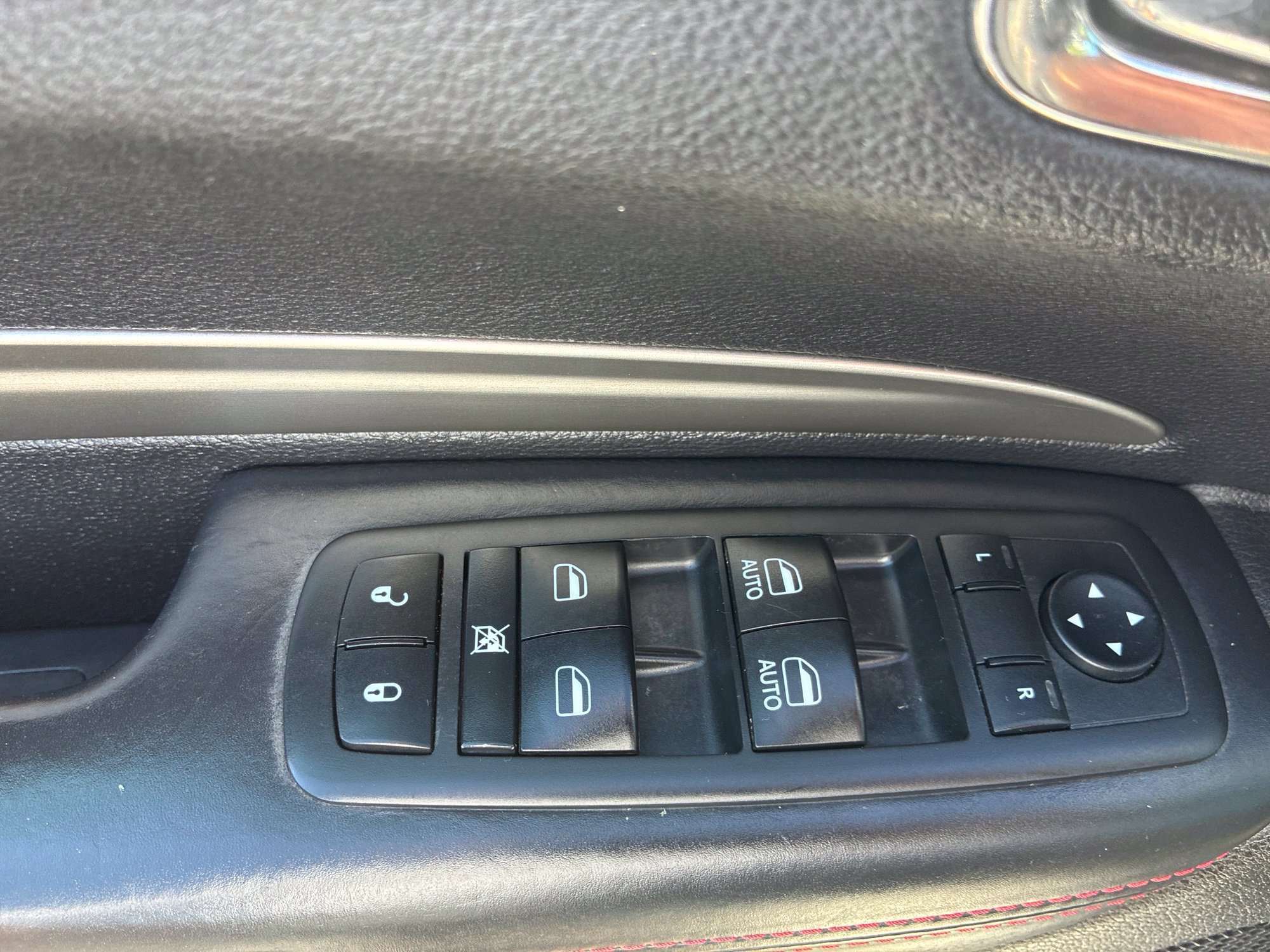 Used 2017 Dodge Durango R/T AWD/4WD image 10