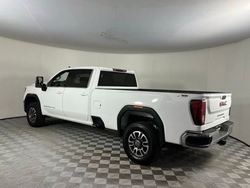 Used 2024 GMC Sierra 3500 SLE w/ SLE Value Package image 10