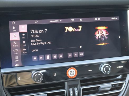 Certified 2023 Porsche Macan Turbo AWD/4WD image 18