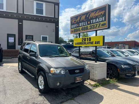 Used 2005 Ford Escape XLT AWD/4WD image 1