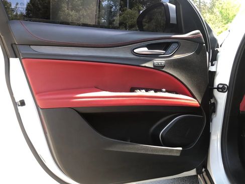 Used 2018 Alfa Romeo Stelvio Ti Lusso image 22