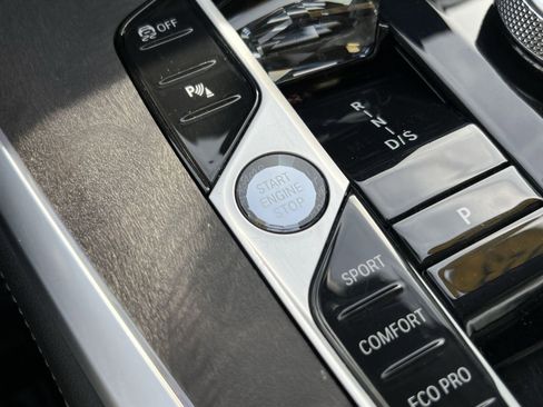 Used 2023 BMW X7 xDrive40i w/ Executive Package image 35