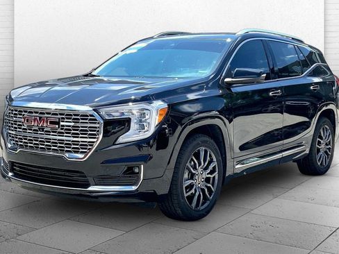 Used 2022 GMC Terrain Denali w/ Black Diamond Edition AWD/4WD image 12