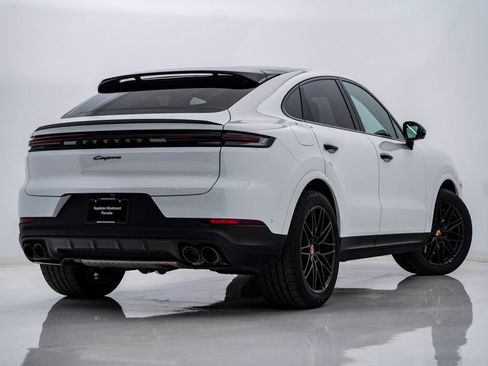 Certified 2025 Porsche Cayenne Coupe AWD/4WD image 11