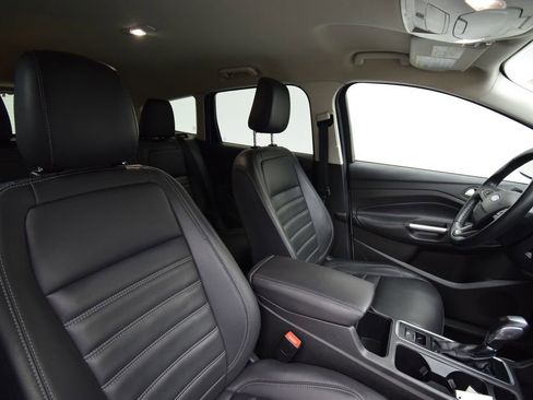 Used 2019 Ford Escape SEL image 19