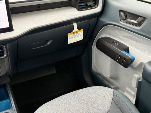 New 2025 Ford Maverick XLT image 10