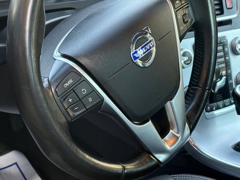 Used 2018 Volvo S60 T5 Dynamic FWD image 14