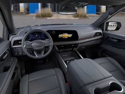 New 2026 Chevrolet Suburban Premier AWD/4WD image 15