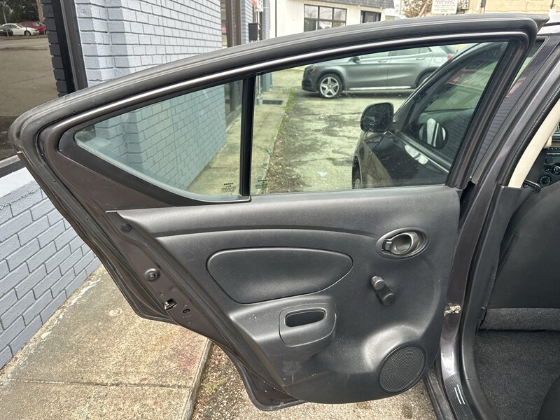 Used 2015 Nissan Versa S Plus FWD image 28