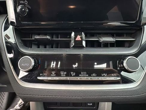 Used 2024 Toyota Corolla Cross LE image 20