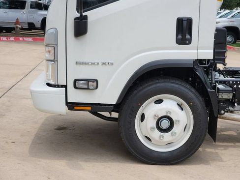New 2025 Chevrolet Low Cab Forward 5500XG RWD image 13