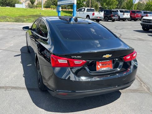 Used 2022 Chevrolet Malibu LS FWD image 11