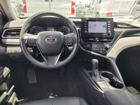 Used 2023 Toyota Camry SE w/ Convenience Package FWD image 18