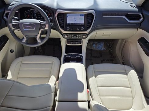 Used 2023 GMC Acadia Denali image 16