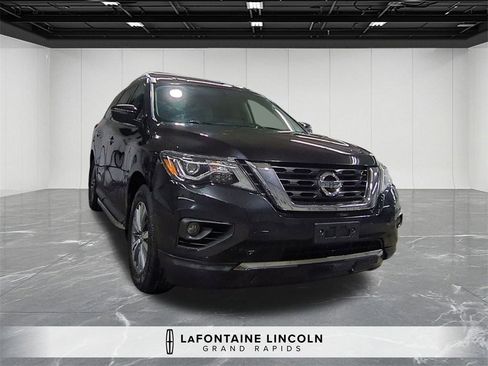 Used 2020 Nissan Pathfinder SV image 6