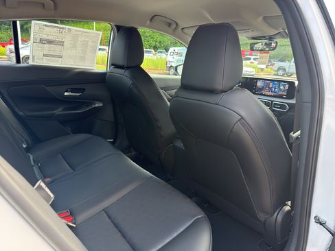 New 2026 Nissan Sentra SR FWD image 18