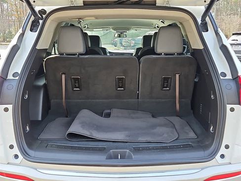 Used 2020 Buick Enclave Essence w/ Sound and Sites Package image 23