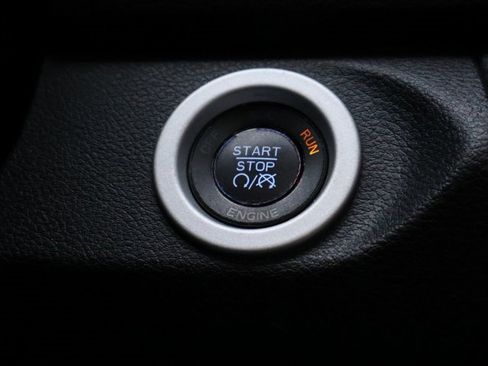 Used 2014 RAM 1500 Laramie w/ Convenience Group image 34