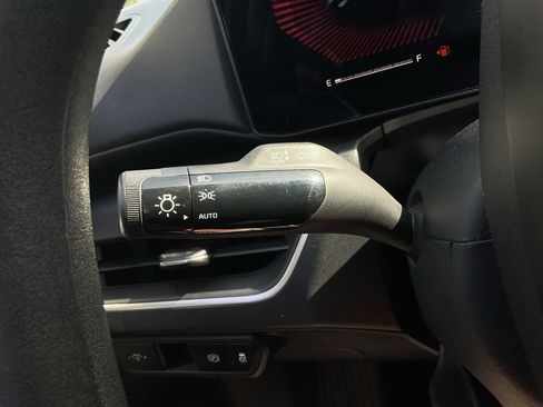 Used 2025 Kia K4 FWD image 36