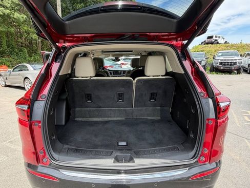Used 2019 Buick Enclave Premium w/ Experience Buick Package FWD image 16