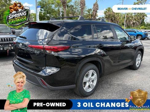 Used 2023 Toyota Highlander L FWD image 7