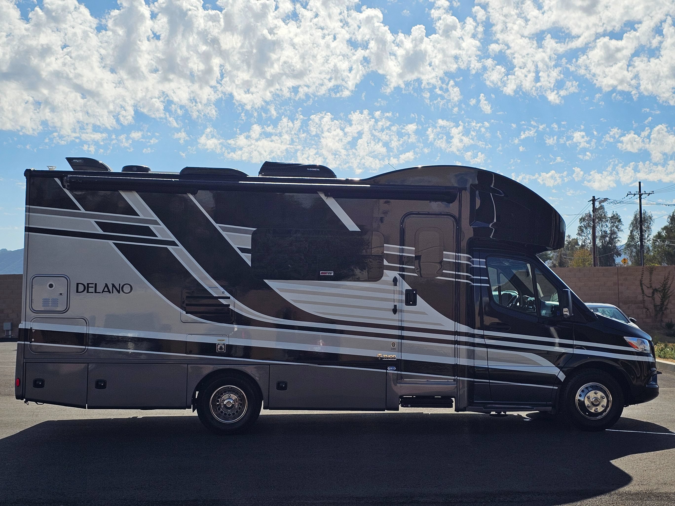 Used 2022 Mercedes-Benz Sprinter 3500 w/ Acoustic Package image 16