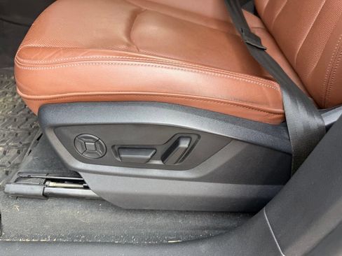 Used 2024 Audi Q8 Premium Plus AWD/4WD image 19