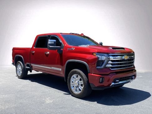Used 2024 Chevrolet Silverado 2500 High Country w/ Technology Package AWD/4WD image 2