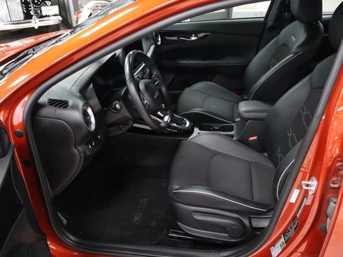 Used 2023 Kia Forte GT-Line w/ GT-Line Premium Package image 9