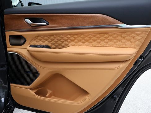 New 2025 Jeep Grand Cherokee L Summit image 11