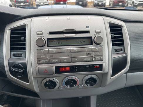 Used 2011 Toyota Tacoma 4x4 Double Cab w/ TRD Sport Pkg w/JBL Audio image 9