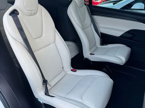 Used 2023 Tesla Model X Plaid image 14