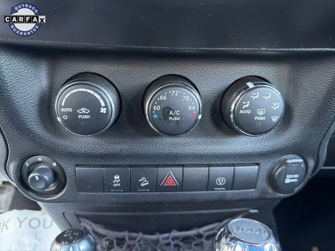 Used 2017 Jeep Wrangler Unlimited Sahara w/ Connectivity Group image 27