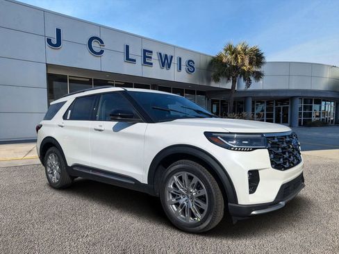 New 2026 Ford Explorer Platinum image 1