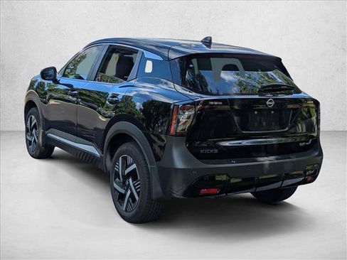 Used 2025 Nissan Kicks SV FWD image 8