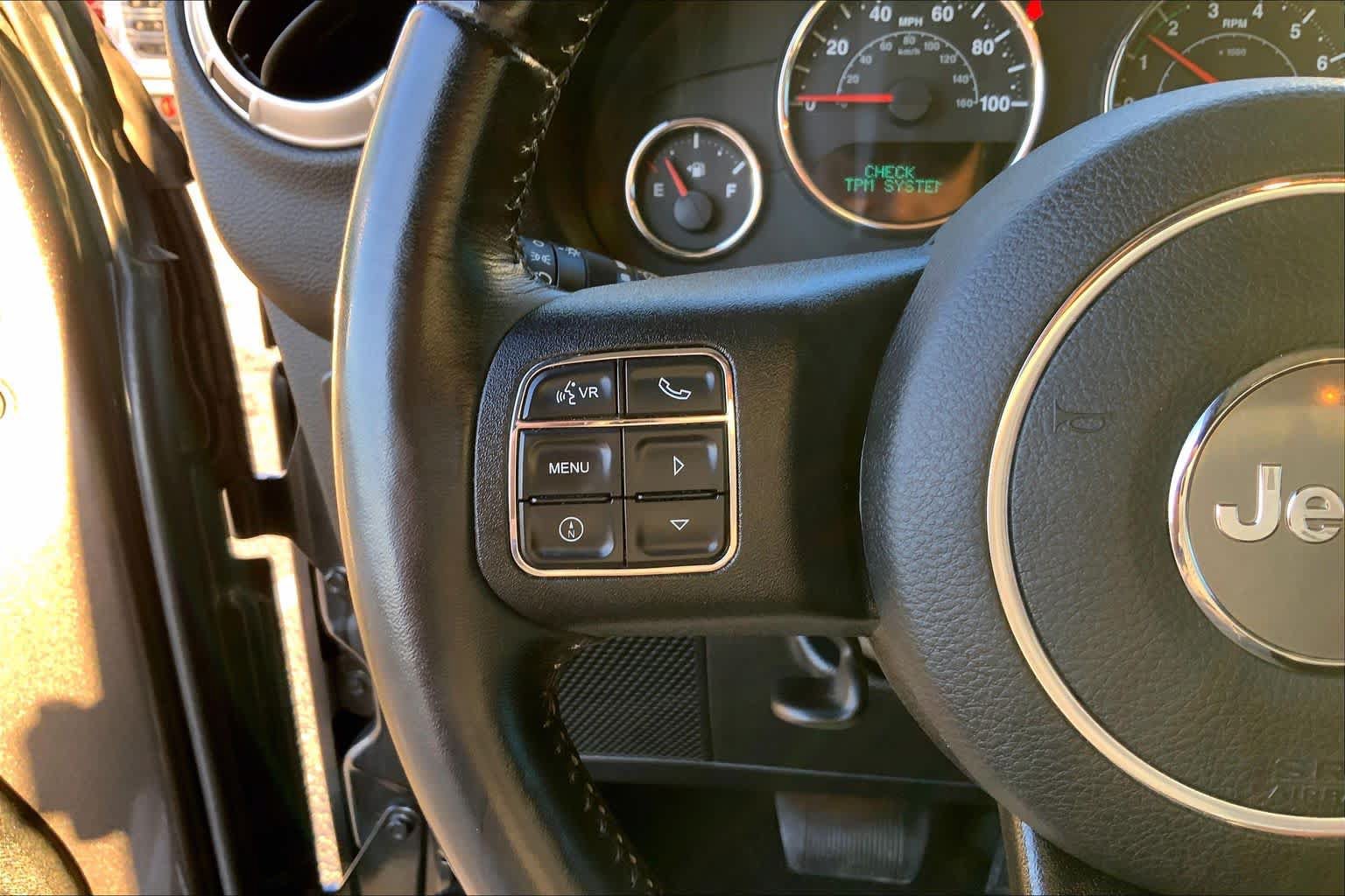 Used 2017 Jeep Wrangler Unlimited Rubicon AWD/4WD image 21
