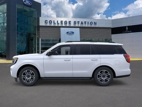 New 2025 Ford Expedition Active image 3
