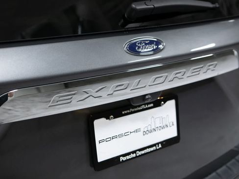 Used 2023 Ford Explorer XLT RWD image 19