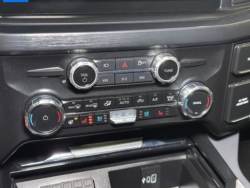Certified 2025 Ford F250 Lariat w/ Lariat Ultimate Package AWD/4WD image 42